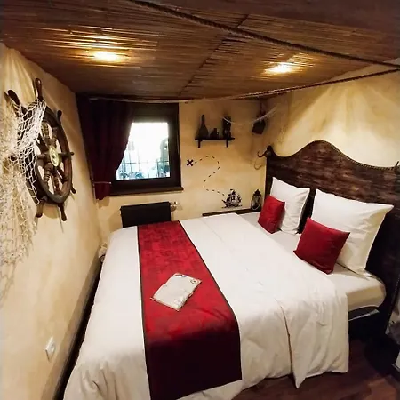Apartamento Le Repaire Des Pirates Insolite - 10 Min De Colmar Sainte-Croix-en-Plaine